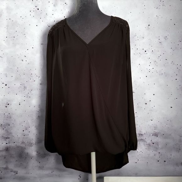 Jnj relaxed billowy lightweight wrap pattern front lace detail at shoulder - Picture 1 of 6